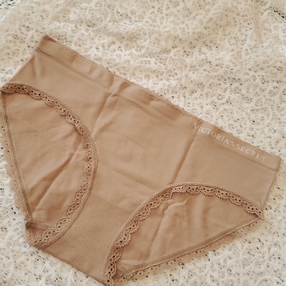 Victoria secret hiphugger panties - Picture 1 of 6